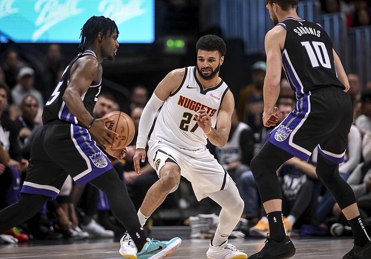 包含今夜WTT冠军赛前瞻：欧文伤情更新，金州勇士冲击逆转纪录的词条